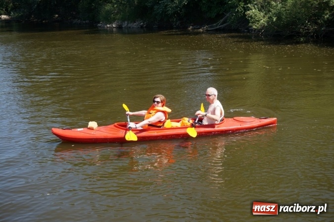 Zdjęcie w galerii na portalu naszraciborz.pl: Pociągiem, kajakiem, autokarem i piechotą przez Racibórz i Ziemię Raciborską - czyli branża turystyczna zwiedza naszą okolicę!  wiadomości z regionu