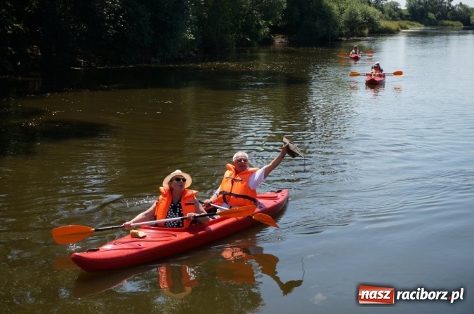 Zdjęcie w galerii na portalu naszraciborz.pl: Pociągiem, kajakiem, autokarem i piechotą przez Racibórz i Ziemię Raciborską - czyli branża turystyczna zwiedza naszą okolicę!  wiadomości z regionu