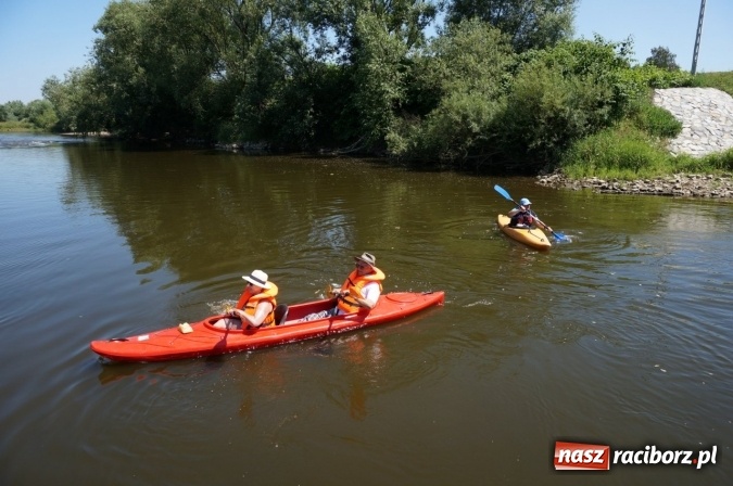 Zdjęcie w galerii na portalu naszraciborz.pl: Pociągiem, kajakiem, autokarem i piechotą przez Racibórz i Ziemię Raciborską - czyli branża turystyczna zwiedza naszą okolicę!  wiadomości z regionu