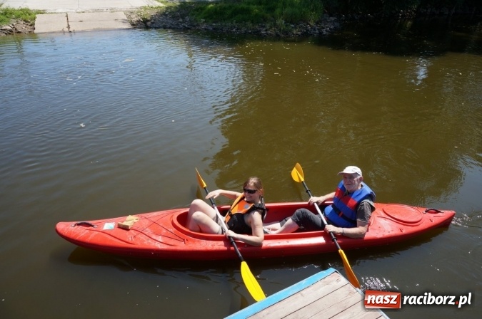 Zdjęcie w galerii na portalu naszraciborz.pl: Pociągiem, kajakiem, autokarem i piechotą przez Racibórz i Ziemię Raciborską - czyli branża turystyczna zwiedza naszą okolicę!  wiadomości z regionu