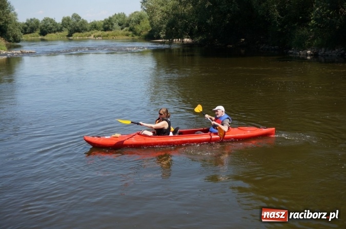 Zdjęcie w galerii na portalu naszraciborz.pl: Pociągiem, kajakiem, autokarem i piechotą przez Racibórz i Ziemię Raciborską - czyli branża turystyczna zwiedza naszą okolicę!  wiadomości z regionu