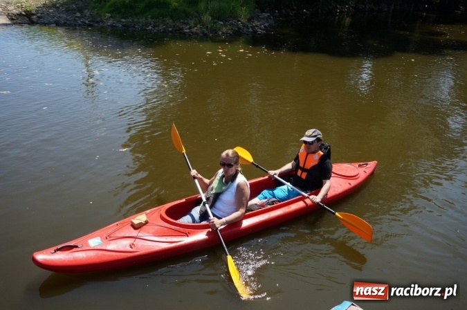 Zdjęcie w galerii na portalu naszraciborz.pl: Pociągiem, kajakiem, autokarem i piechotą przez Racibórz i Ziemię Raciborską - czyli branża turystyczna zwiedza naszą okolicę!  wiadomości z regionu