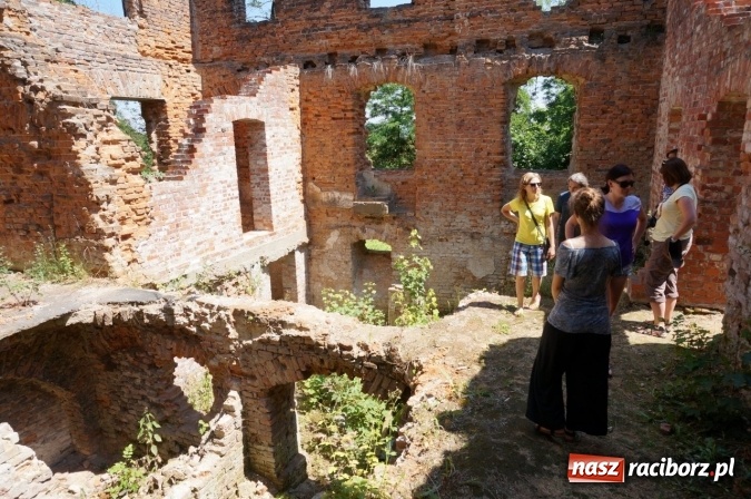 Zdjęcie w galerii na portalu naszraciborz.pl: Pociągiem, kajakiem, autokarem i piechotą przez Racibórz i Ziemię Raciborską - czyli branża turystyczna zwiedza naszą okolicę!  wiadomości z regionu