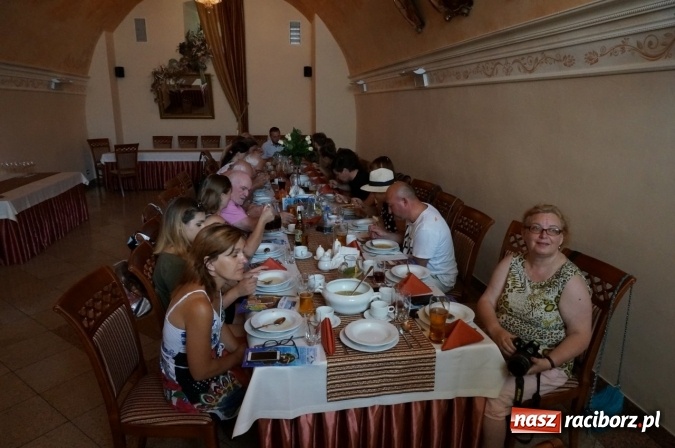 Zdjęcie w galerii na portalu naszraciborz.pl: Pociągiem, kajakiem, autokarem i piechotą przez Racibórz i Ziemię Raciborską - czyli branża turystyczna zwiedza naszą okolicę!  wiadomości z regionu