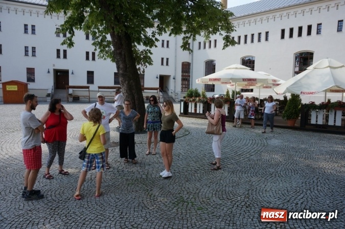 Zdjęcie w galerii na portalu naszraciborz.pl: Pociągiem, kajakiem, autokarem i piechotą przez Racibórz i Ziemię Raciborską - czyli branża turystyczna zwiedza naszą okolicę!  wiadomości z regionu
