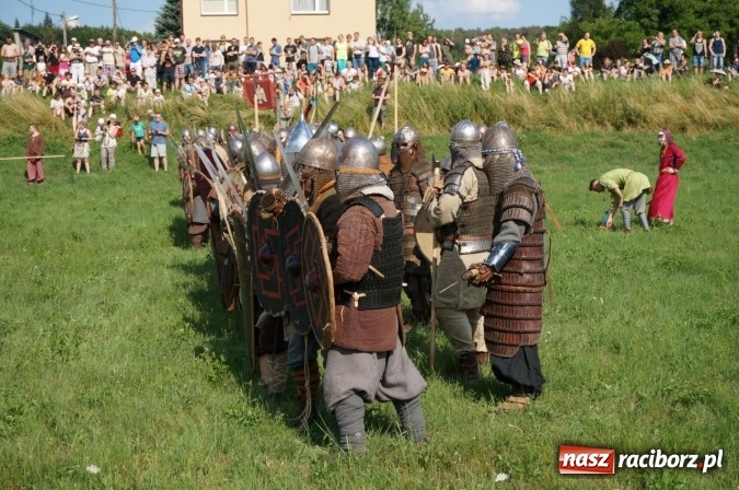 Zdjęcie w galerii na portalu naszraciborz.pl: Pociągiem, kajakiem, autokarem i piechotą przez Racibórz i Ziemię Raciborską - czyli branża turystyczna zwiedza naszą okolicę!  wiadomości z regionu