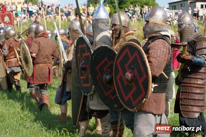 Zdjęcie w galerii na portalu naszraciborz.pl: Pociągiem, kajakiem, autokarem i piechotą przez Racibórz i Ziemię Raciborską - czyli branża turystyczna zwiedza naszą okolicę!  wiadomości z regionu