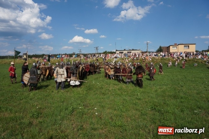 Zdjęcie w galerii na portalu naszraciborz.pl: Pociągiem, kajakiem, autokarem i piechotą przez Racibórz i Ziemię Raciborską - czyli branża turystyczna zwiedza naszą okolicę!  wiadomości z regionu