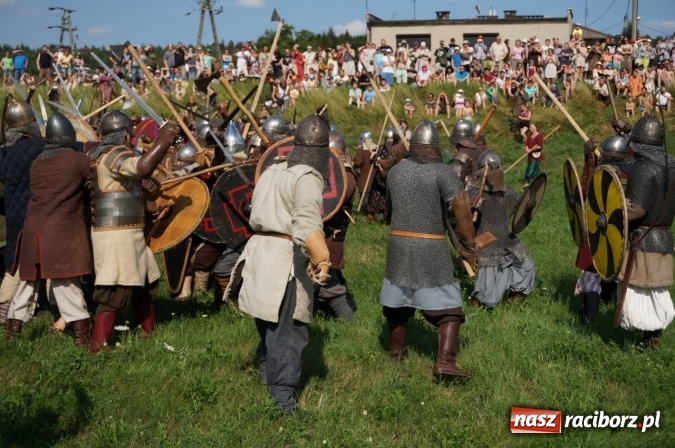 Zdjęcie w galerii na portalu naszraciborz.pl: Pociągiem, kajakiem, autokarem i piechotą przez Racibórz i Ziemię Raciborską - czyli branża turystyczna zwiedza naszą okolicę!  wiadomości z regionu