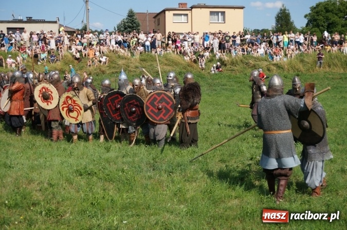 Zdjęcie w galerii na portalu naszraciborz.pl: Pociągiem, kajakiem, autokarem i piechotą przez Racibórz i Ziemię Raciborską - czyli branża turystyczna zwiedza naszą okolicę!  wiadomości z regionu