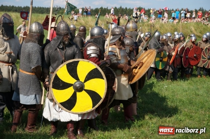 Zdjęcie w galerii na portalu naszraciborz.pl: Pociągiem, kajakiem, autokarem i piechotą przez Racibórz i Ziemię Raciborską - czyli branża turystyczna zwiedza naszą okolicę!  wiadomości z regionu