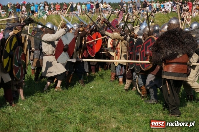 Zdjęcie w galerii na portalu naszraciborz.pl: Pociągiem, kajakiem, autokarem i piechotą przez Racibórz i Ziemię Raciborską - czyli branża turystyczna zwiedza naszą okolicę!  wiadomości z regionu