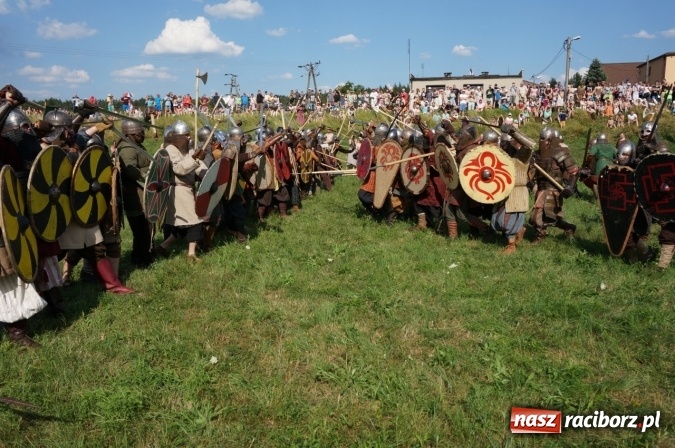 Zdjęcie w galerii na portalu naszraciborz.pl: Pociągiem, kajakiem, autokarem i piechotą przez Racibórz i Ziemię Raciborską - czyli branża turystyczna zwiedza naszą okolicę!  wiadomości z regionu