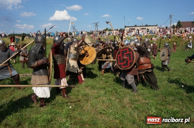 Zdjęcie w galerii na portalu naszraciborz.pl: Pociągiem, kajakiem, autokarem i piechotą przez Racibórz i Ziemię Raciborską - czyli branża turystyczna zwiedza naszą okolicę!  wiadomości z regionu