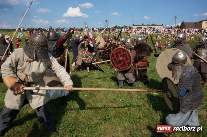 Zdjęcie w galerii na portalu naszraciborz.pl: Pociągiem, kajakiem, autokarem i piechotą przez Racibórz i Ziemię Raciborską - czyli branża turystyczna zwiedza naszą okolicę!  wiadomości z regionu