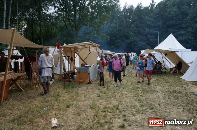 Zdjęcie w galerii na portalu naszraciborz.pl: Pociągiem, kajakiem, autokarem i piechotą przez Racibórz i Ziemię Raciborską - czyli branża turystyczna zwiedza naszą okolicę!  wiadomości z regionu