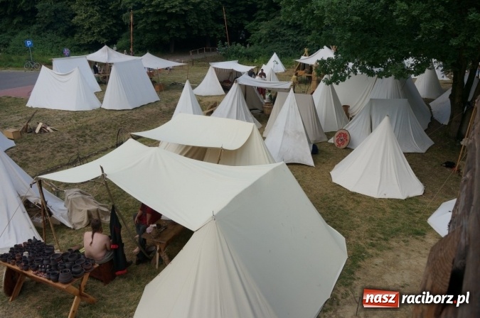 Zdjęcie w galerii na portalu naszraciborz.pl: Pociągiem, kajakiem, autokarem i piechotą przez Racibórz i Ziemię Raciborską - czyli branża turystyczna zwiedza naszą okolicę!  wiadomości z regionu