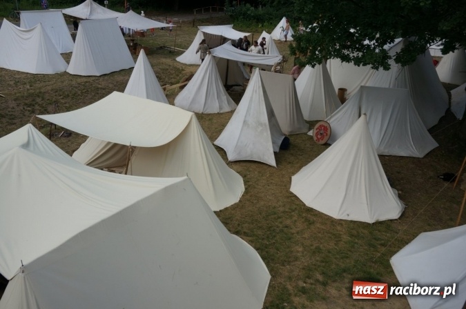 Zdjęcie w galerii na portalu naszraciborz.pl: Pociągiem, kajakiem, autokarem i piechotą przez Racibórz i Ziemię Raciborską - czyli branża turystyczna zwiedza naszą okolicę!  wiadomości z regionu