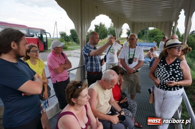 Zdjęcie w galerii na portalu naszraciborz.pl: Pociągiem, kajakiem, autokarem i piechotą przez Racibórz i Ziemię Raciborską - czyli branża turystyczna zwiedza naszą okolicę!  wiadomości z regionu