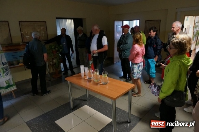 Zdjęcie w galerii na portalu naszraciborz.pl: Pociągiem, kajakiem, autokarem i piechotą przez Racibórz i Ziemię Raciborską - czyli branża turystyczna zwiedza naszą okolicę!  wiadomości z regionu