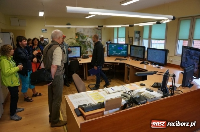 Zdjęcie w galerii na portalu naszraciborz.pl: Pociągiem, kajakiem, autokarem i piechotą przez Racibórz i Ziemię Raciborską - czyli branża turystyczna zwiedza naszą okolicę!  wiadomości z regionu