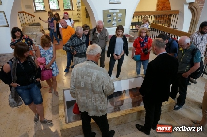 Zdjęcie w galerii na portalu naszraciborz.pl: Pociągiem, kajakiem, autokarem i piechotą przez Racibórz i Ziemię Raciborską - czyli branża turystyczna zwiedza naszą okolicę!  wiadomości z regionu