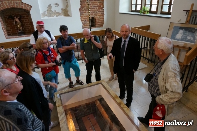 Zdjęcie w galerii na portalu naszraciborz.pl: Pociągiem, kajakiem, autokarem i piechotą przez Racibórz i Ziemię Raciborską - czyli branża turystyczna zwiedza naszą okolicę!  wiadomości z regionu