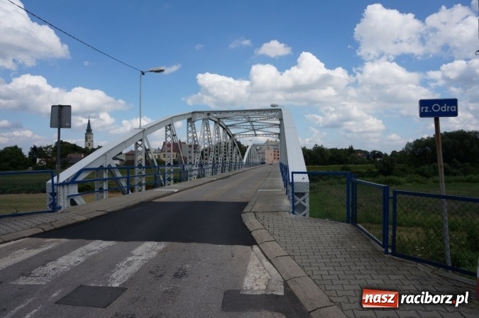 Zdjęcie w galerii na portalu naszraciborz.pl: Pociągiem, kajakiem, autokarem i piechotą przez Racibórz i Ziemię Raciborską - czyli branża turystyczna zwiedza naszą okolicę!  wiadomości z regionu