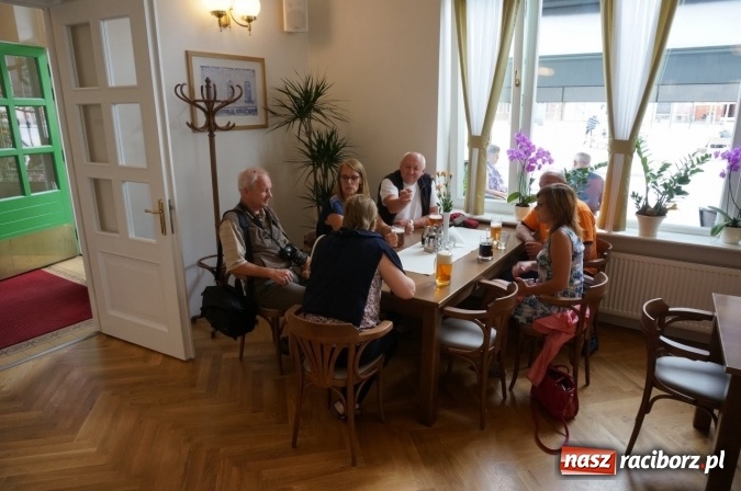 Zdjęcie w galerii na portalu naszraciborz.pl: Pociągiem, kajakiem, autokarem i piechotą przez Racibórz i Ziemię Raciborską - czyli branża turystyczna zwiedza naszą okolicę!  wiadomości z regionu