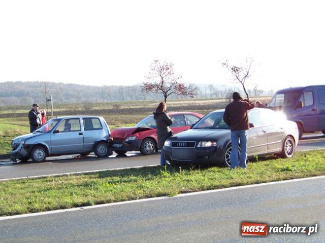 Zdjęcie w galerii na portalu naszraciborz.pl: Karambol na Piaskowej wiadomości z regionu
