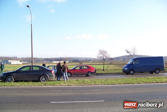 Zdjęcie w galerii na portalu naszraciborz.pl: Karambol na Piaskowej wiadomości z regionu