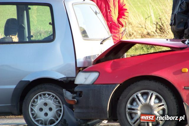 Zdjęcie w galerii na portalu naszraciborz.pl: Karambol na Piaskowej wiadomości z regionu