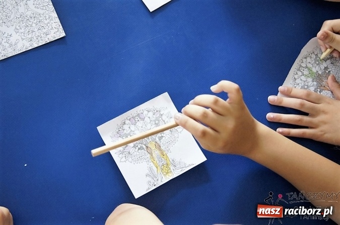 Zdjęcie w galerii na portalu naszraciborz.pl: Sportowo-artystyczne wakacje w MOS-ie  wiadomości z regionu