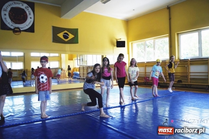 Zdjęcie w galerii na portalu naszraciborz.pl: Sportowo-artystyczne wakacje w MOS-ie  wiadomości z regionu