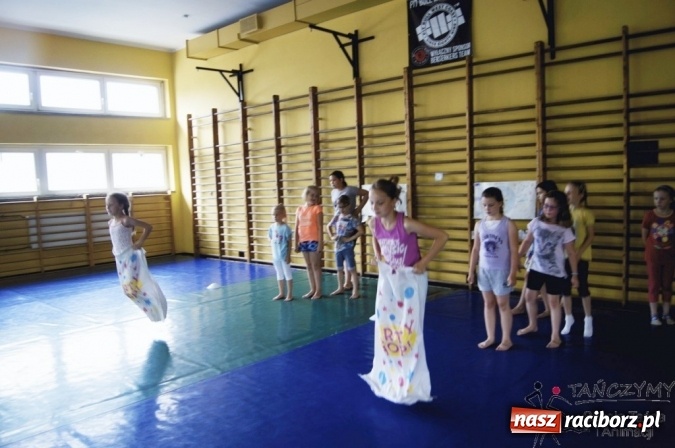 Zdjęcie w galerii na portalu naszraciborz.pl: Sportowo-artystyczne wakacje w MOS-ie  wiadomości z regionu