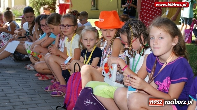 Zdjęcie w galerii na portalu naszraciborz.pl: Kocham tego Psiaka!, czyli wakacyjne spotkanie z Marcinem Pałaszem w bibliotece  wiadomości z regionu