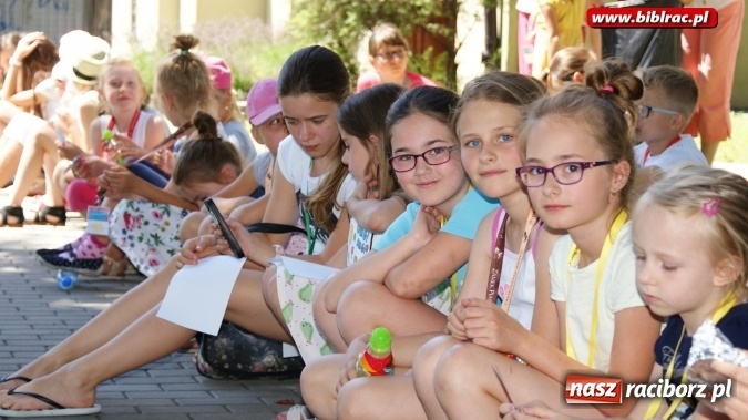 Zdjęcie w galerii na portalu naszraciborz.pl: Kocham tego Psiaka!, czyli wakacyjne spotkanie z Marcinem Pałaszem w bibliotece  wiadomości z regionu