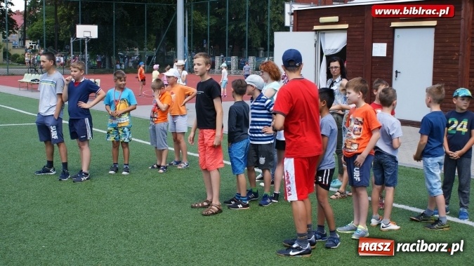Zdjęcie w galerii na portalu naszraciborz.pl: Kocham tego Psiaka!, czyli wakacyjne spotkanie z Marcinem Pałaszem w bibliotece  wiadomości z regionu