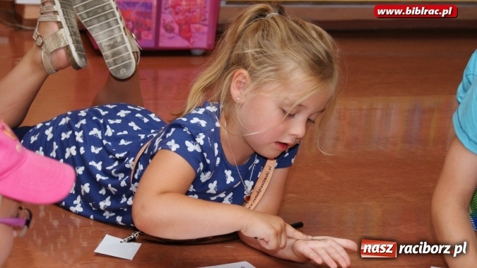 Zdjęcie w galerii na portalu naszraciborz.pl: Kocham tego Psiaka!, czyli wakacyjne spotkanie z Marcinem Pałaszem w bibliotece  wiadomości z regionu