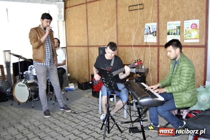 Zdjęcie w galerii na portalu naszraciborz.pl: Rafakowcy próbowali raftingu sportowego w Krakowie wiadomości z regionu