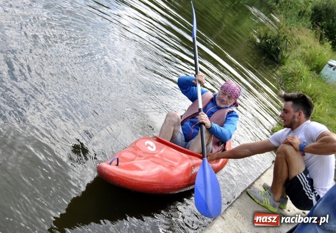 Zdjęcie w galerii na portalu naszraciborz.pl: Rafakowcy próbowali raftingu sportowego w Krakowie wiadomości z regionu