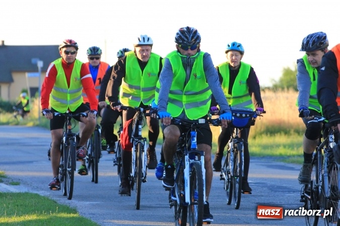 Zdjęcie w galerii na portalu naszraciborz.pl: Ruszyła XI Rowerowa Pielgrzymka z Lubomi na Jasną Górę wiadomości z regionu