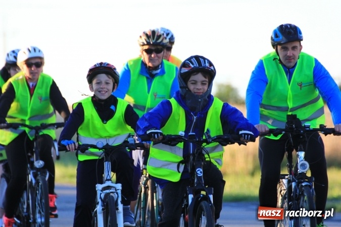 Zdjęcie w galerii na portalu naszraciborz.pl: Ruszyła XI Rowerowa Pielgrzymka z Lubomi na Jasną Górę wiadomości z regionu