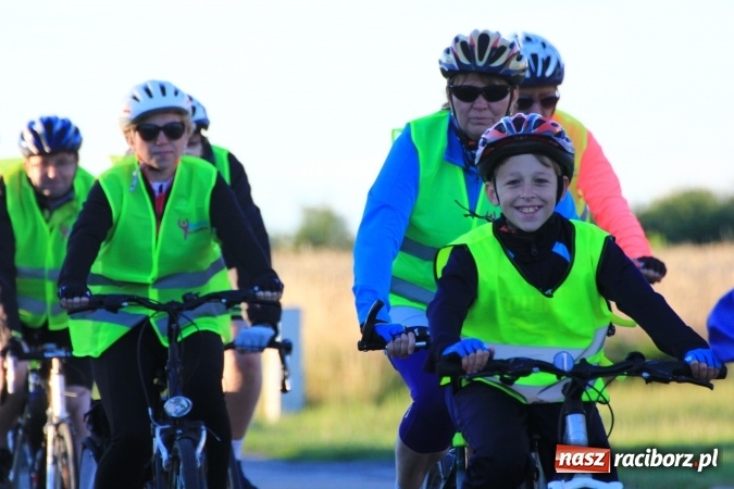 Zdjęcie w galerii na portalu naszraciborz.pl: Ruszyła XI Rowerowa Pielgrzymka z Lubomi na Jasną Górę wiadomości z regionu