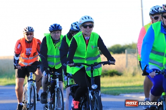 Zdjęcie w galerii na portalu naszraciborz.pl: Ruszyła XI Rowerowa Pielgrzymka z Lubomi na Jasną Górę wiadomości z regionu