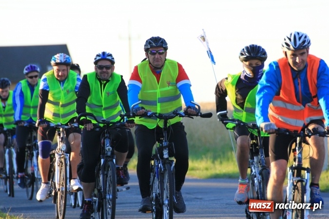 Zdjęcie w galerii na portalu naszraciborz.pl: Ruszyła XI Rowerowa Pielgrzymka z Lubomi na Jasną Górę wiadomości z regionu