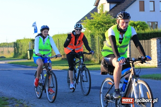 Zdjęcie w galerii na portalu naszraciborz.pl: Ruszyła XI Rowerowa Pielgrzymka z Lubomi na Jasną Górę wiadomości z regionu