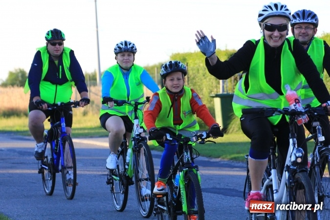 Zdjęcie w galerii na portalu naszraciborz.pl: Ruszyła XI Rowerowa Pielgrzymka z Lubomi na Jasną Górę wiadomości z regionu