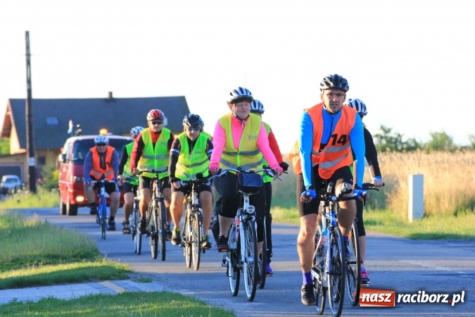Zdjęcie w galerii na portalu naszraciborz.pl: Ruszyła XI Rowerowa Pielgrzymka z Lubomi na Jasną Górę wiadomości z regionu