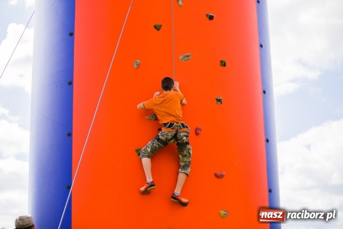 Zdjęcie w galerii na portalu naszraciborz.pl: Piknik z policją przy klubie osiedlowym M5 wiadomości z regionu